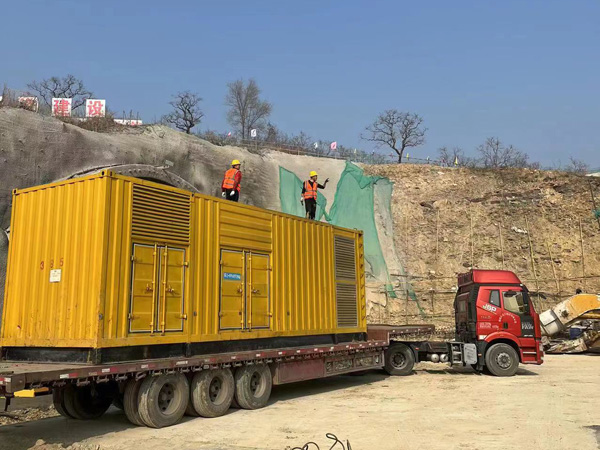 建昌发电机租赁如何根据测试结果判断机油泵的工作状态是否正常？